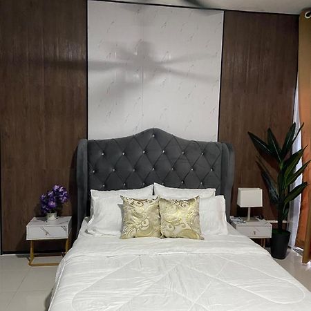 קמפונג דנגקיל Cheerfull3 Bedroom Townhouse Terrace מראה חיצוני תמונה