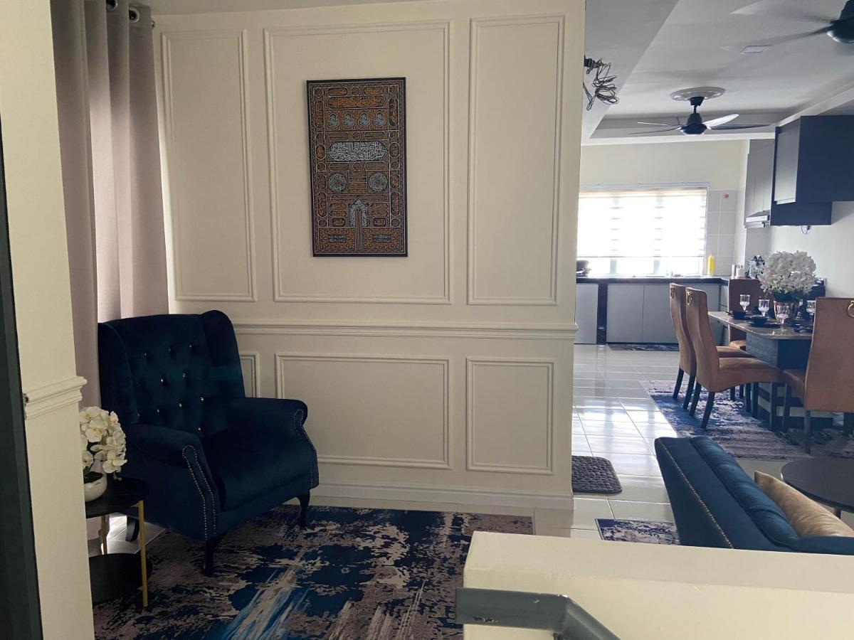 קמפונג דנגקיל Cheerfull3 Bedroom Townhouse Terrace מראה חיצוני תמונה